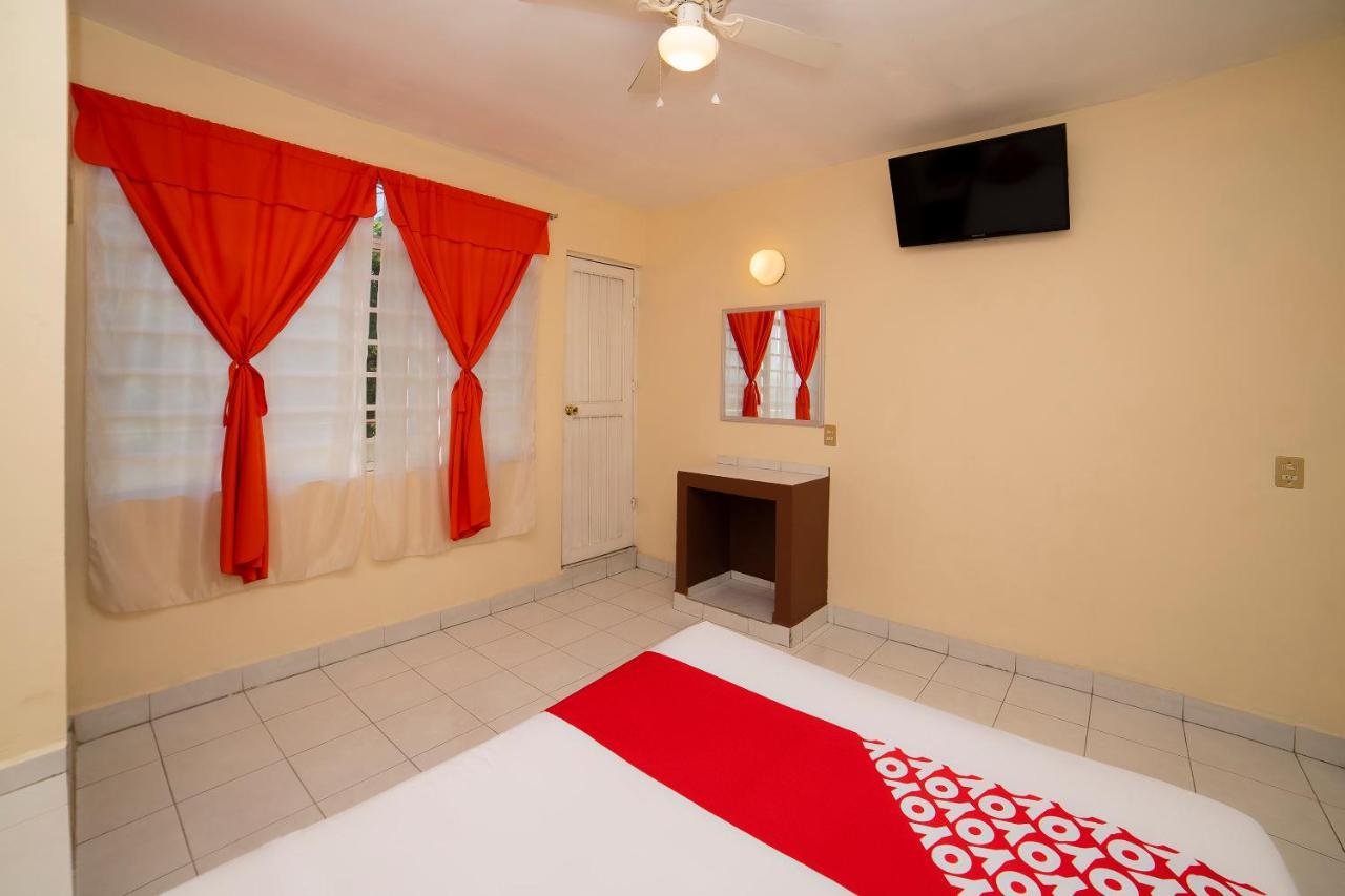 Oyo Hotel Jardin Carpio 阿瓜斯卡达特斯 外观 照片